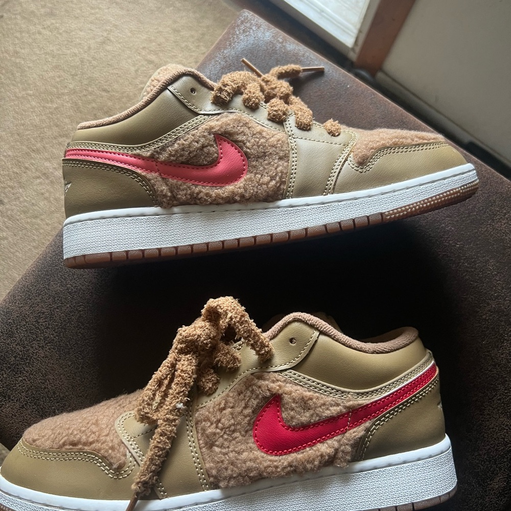 Air Jordan 1 low utility GS ‘Teddy bear’